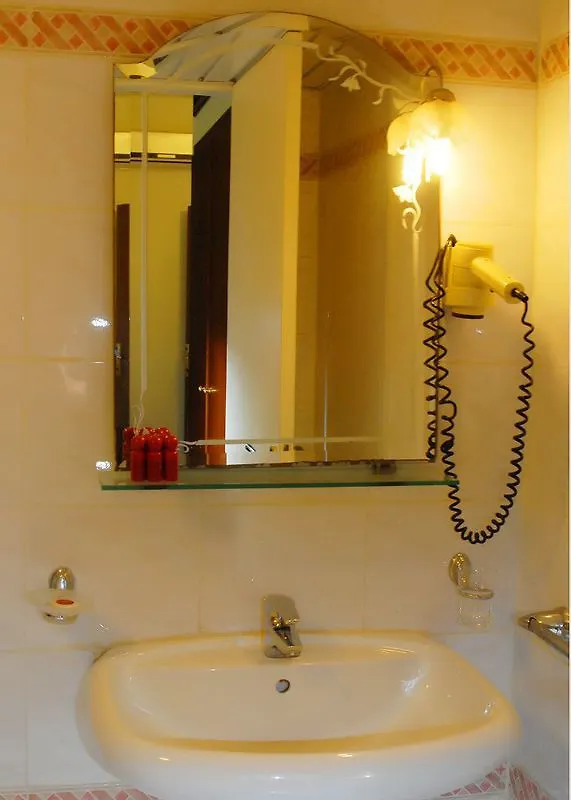 Legend Hotel Beirute 4*,  Líbano