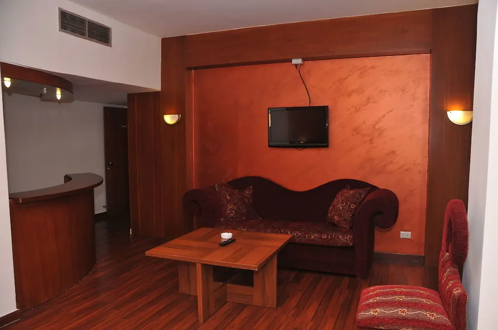 Legend Hotel بيروت 4*,  لبنان