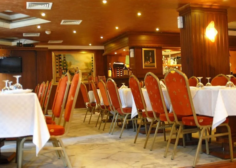 Legend Hotel Bejrut 4*,